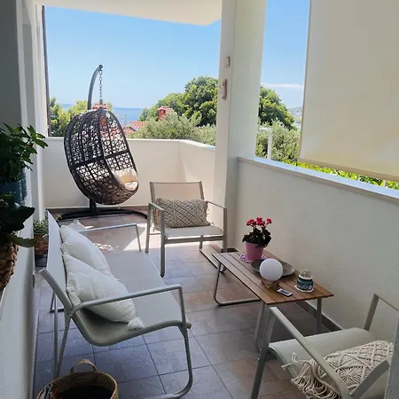 Sea View Beachfront Maslina
